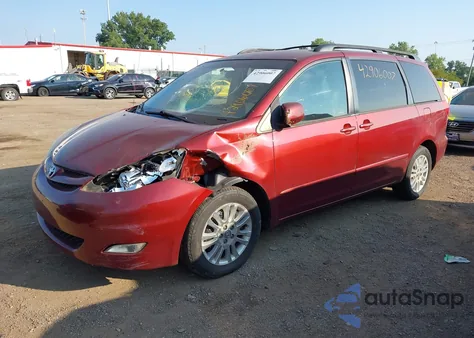 2010 Toyota Sienna Xle z USA, uszkodzony, nr VIN 5TDYK4CC4AS305512